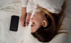 Онколог Тамаева: рак не возникает из-за гаджетов, это один из мифов о нем