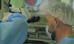 Офтальмологи Морозовской больницы спасли зрение ребенку, у которого была катаракта