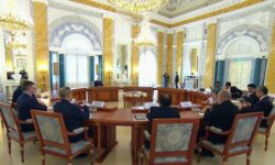 Владимир Путин в Петербурге встретился с представителями стран БРИКС по безопасности