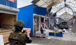 Украинские боевики нанесли удар по рынку «Сокол» в Кировском районе Донецка