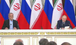 В Кремле проходит пресс-конференция по итогам переговоров Владимира Путина с президентом Ирана