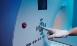 Повышение дозы при лучевой терапии рака пищевода не улучшало выживаемость