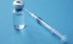 Российские онкопациенты получат индивидуальную вакцину в ближайшие месяцы