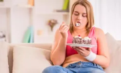 16 неожиданных продуктов, которые вызывают отеки